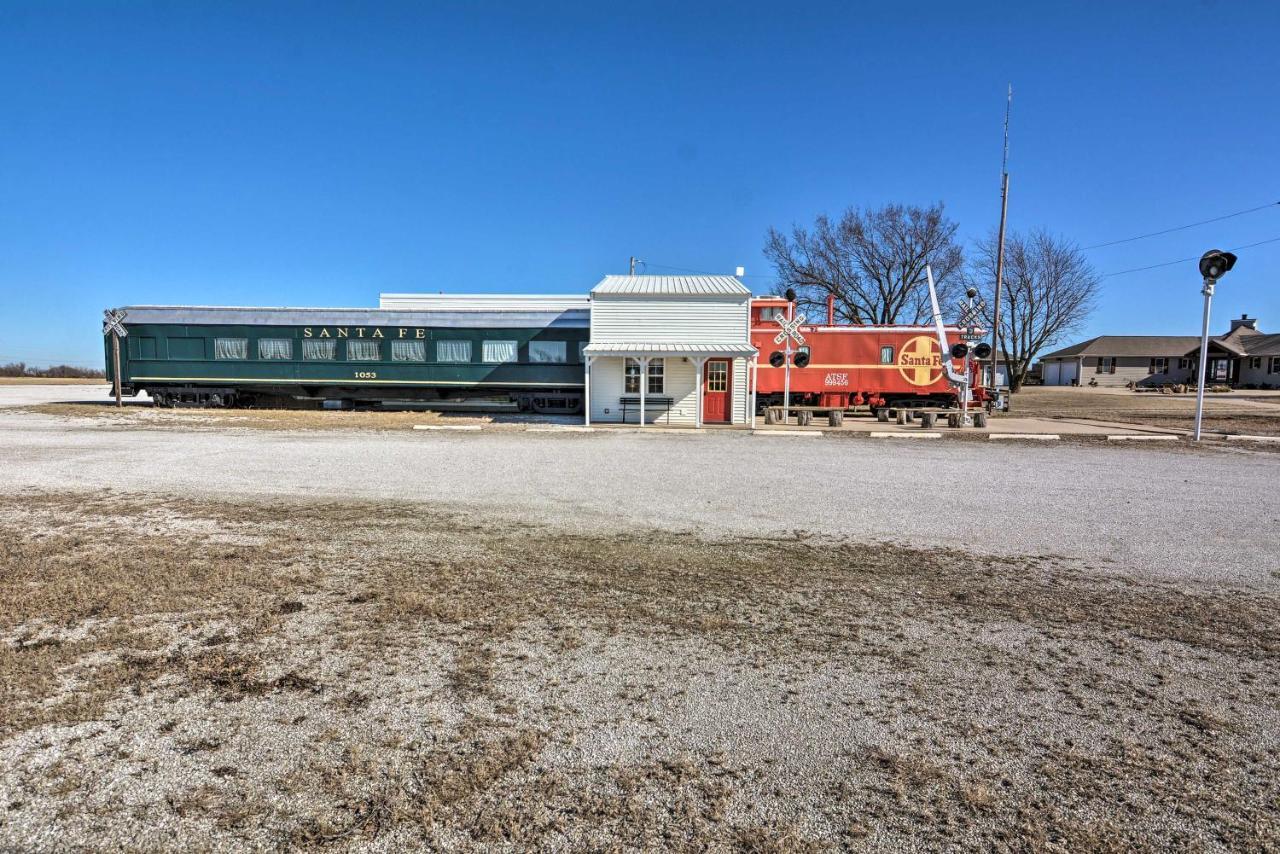 Unique Joplin Gem Converted Train Car Studio Luaran gambar